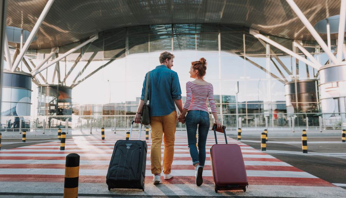 creative wedding travel gifts