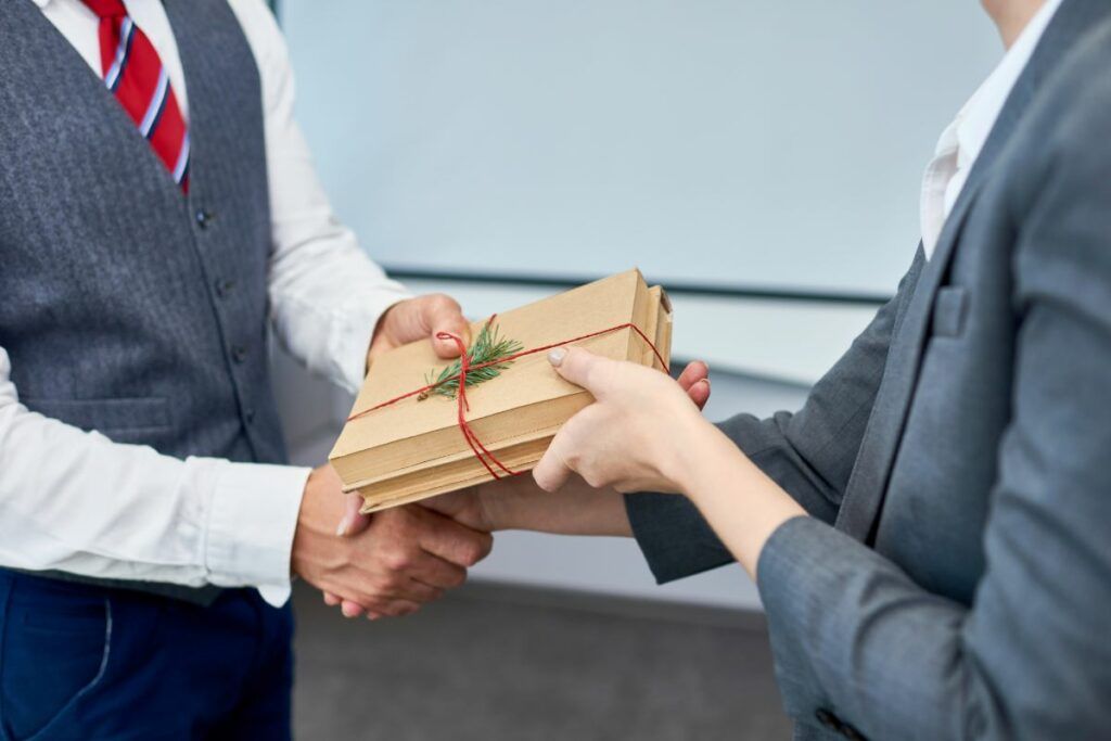 business gifts for boss and employees
