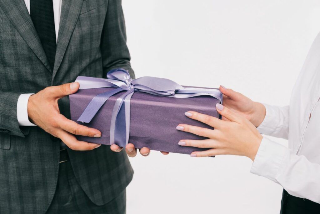 How to Present Your Business Gift